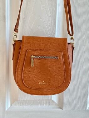 Kedzie Camden mini messenger bag excellent condition, clean interior beautiful